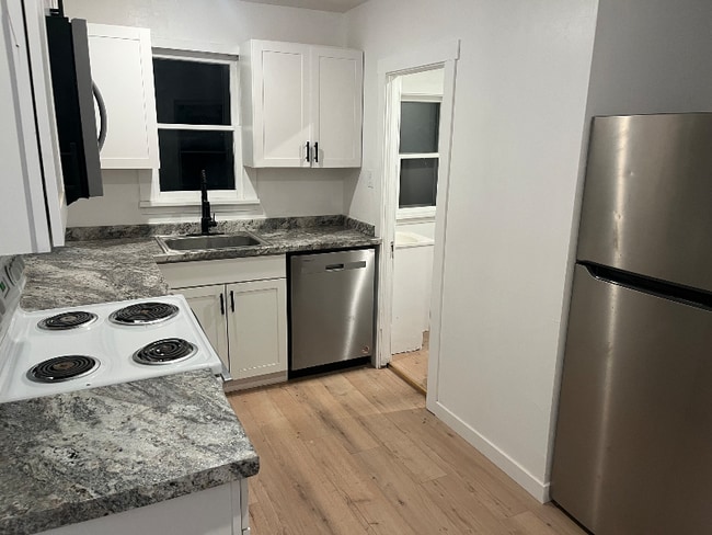 Photo - 369 S Eastern Ave Unit B