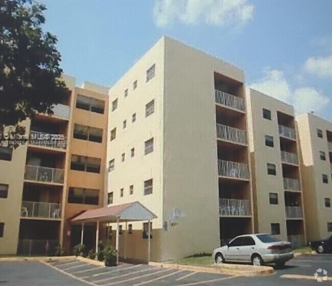 Building Photo - 8185 NW 7th St Unit 219 Rental