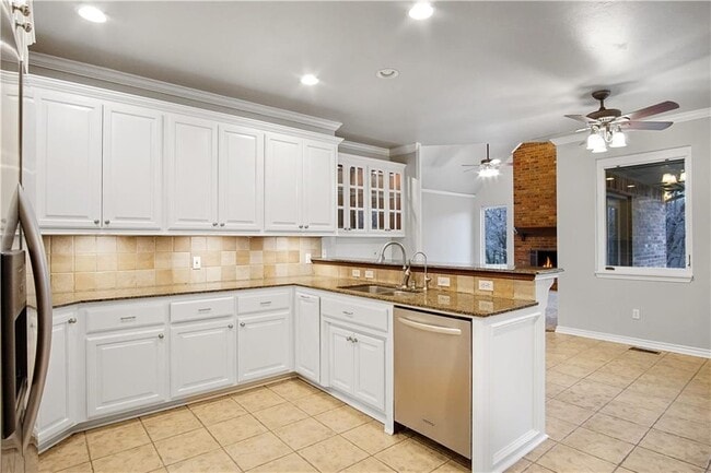 Photo - 9417 Forest Dale Dr