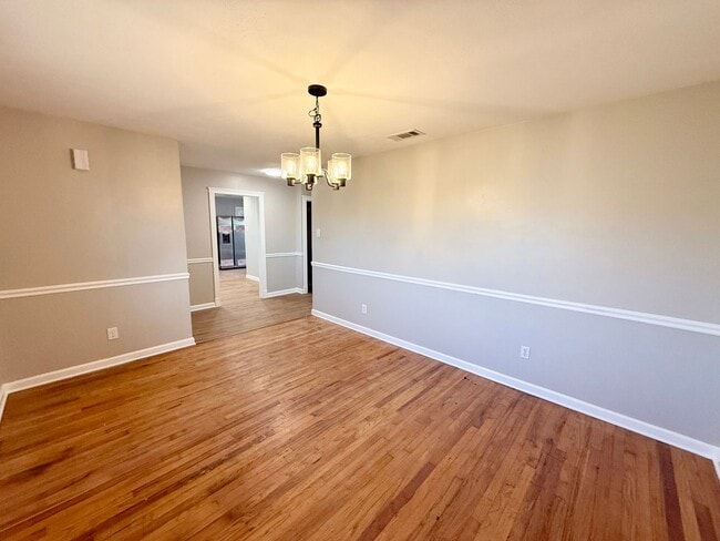 Photo - In the Heart of Woodway!