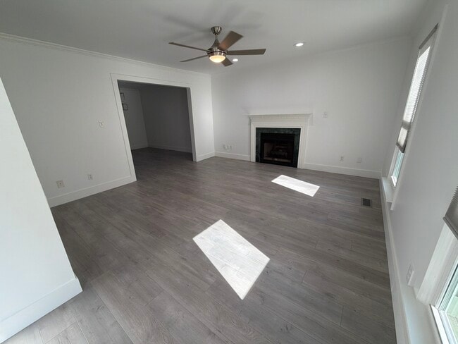 Photo - 115 Waterfall Ct