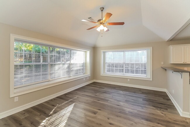 Photo - 93 Gleneagles Way