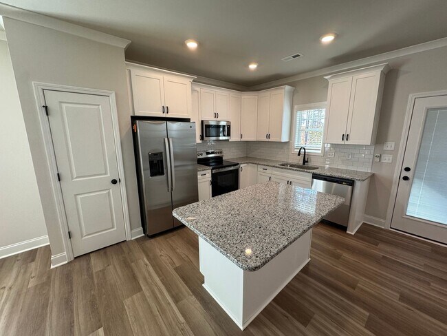 Photo - 49 Goldenrod Lp