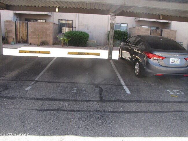 Photo - 6635 E Golf Links Rd Unit 9