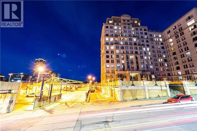 Photo - 135 James St S Unité 608