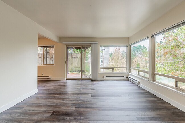 Photo - Fairway Apartments