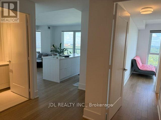 585 Bloor St E Unit 3823