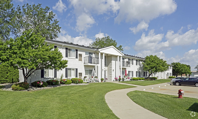 Building Photo - Lakeside Apartments