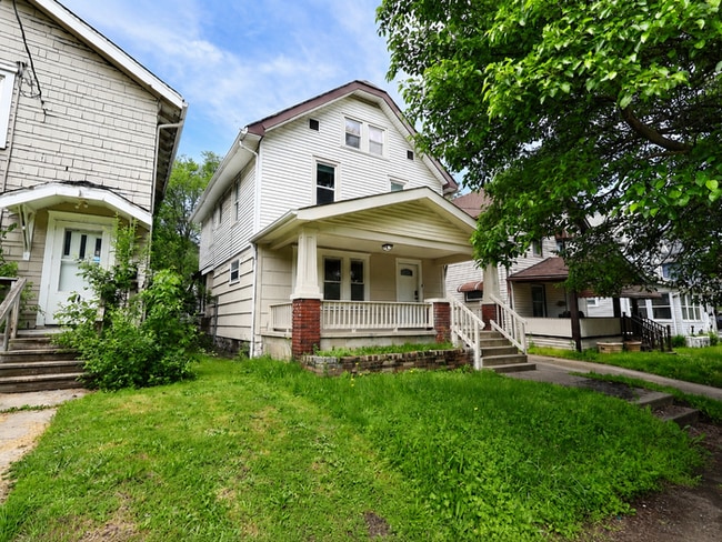 Building Photo - 82 Detroit St