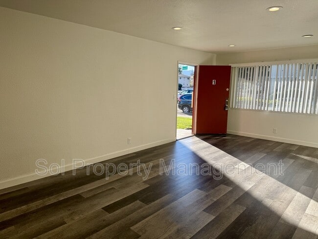 Photo - 1053 W Hamilton Ave