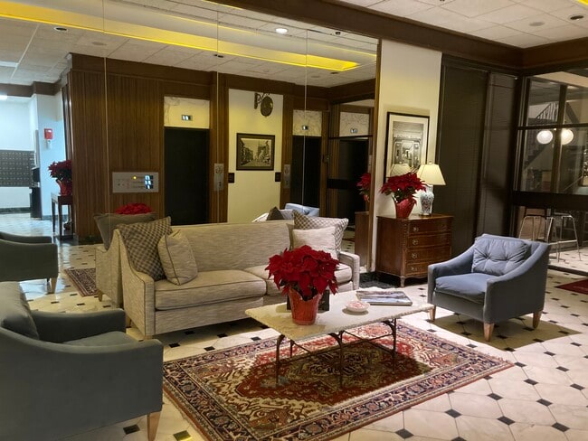 Photo - 109 N Main St