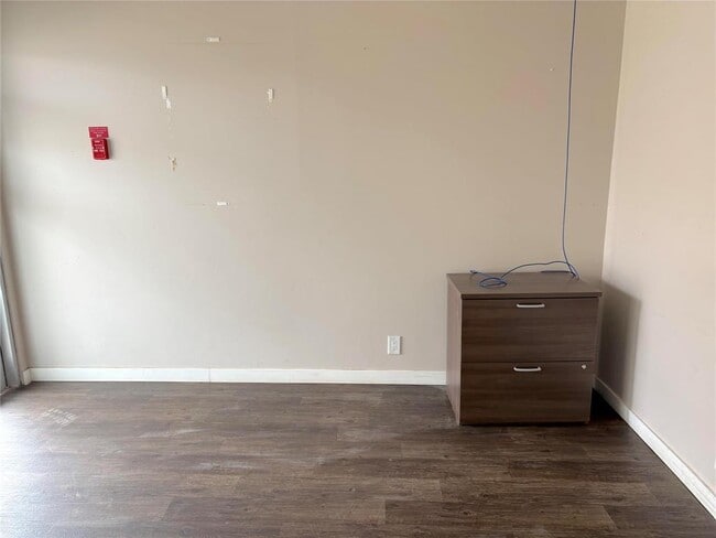 Photo - 70 Main St S