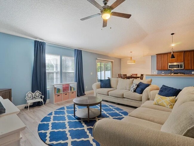 Photo - 15360 Spotted Stallion Trail