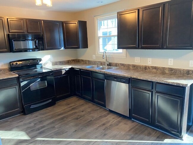 Photo - Coming soon! Nice remodeled 2 bedroom dupl...