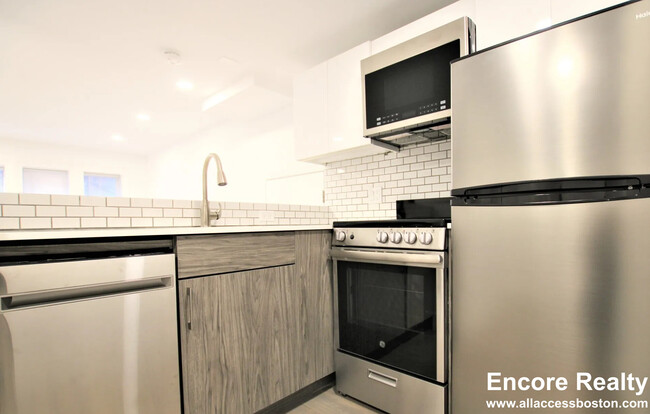 Building Photo - 27 Phillips St Unit 1 Rental