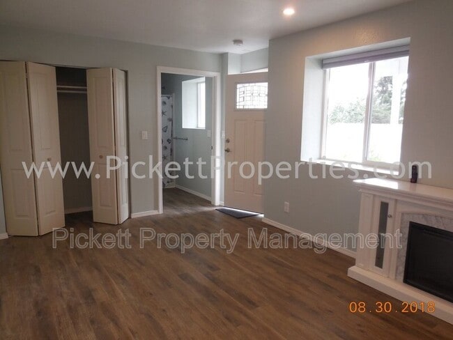 Photo - 307 E 30th St