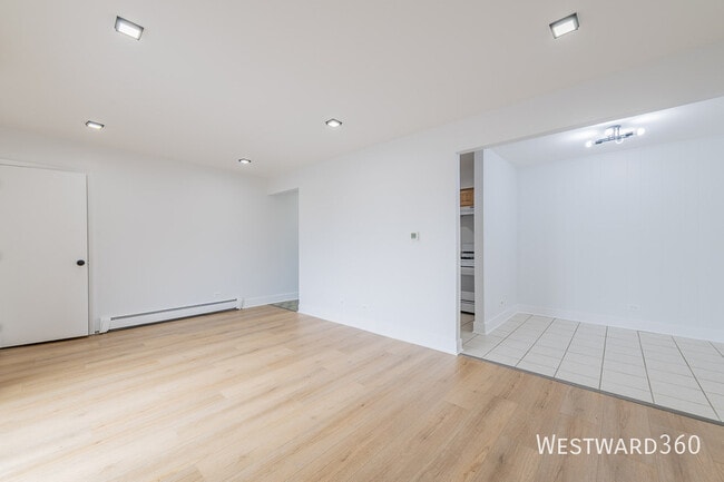 Photo - 6320 W 79th St Unidad 2SE