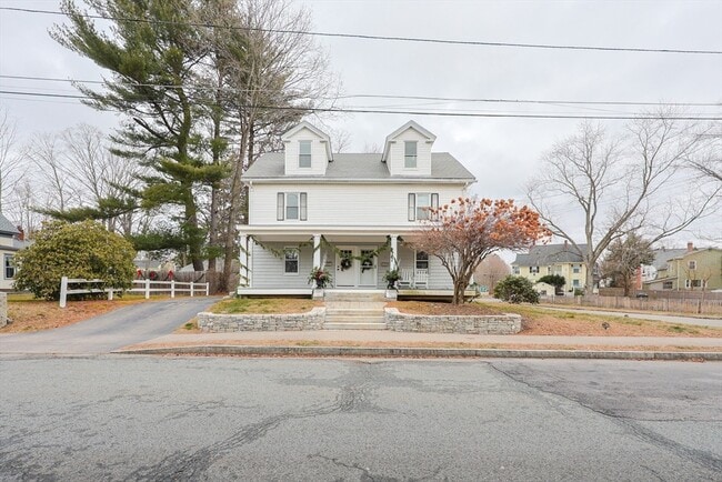 Photo - 24 Charles St