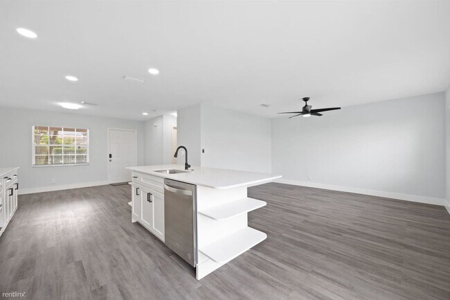 Photo - 3 br, 2.5 bath House - 3315 Blue Fin Dr