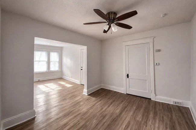 5335 Bancroft Ave Unit 5335 2E Bancroft Ave