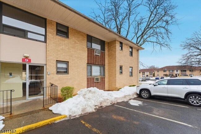 Photo - 401 US-22 Unidad F