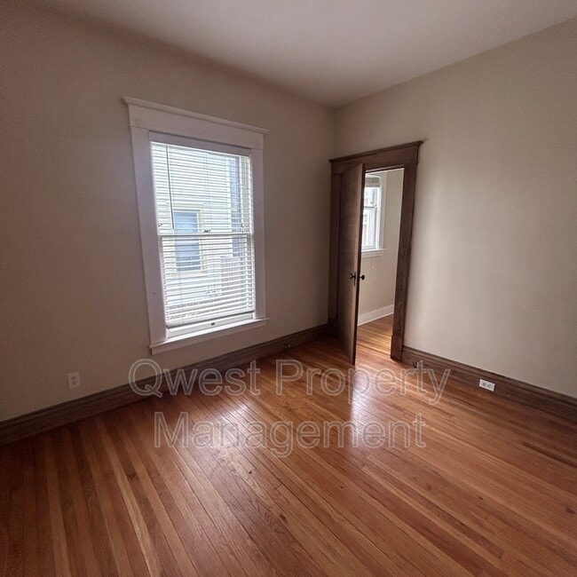 Photo - 1126 Fulton St E