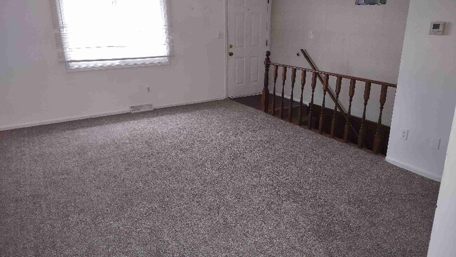 Photo - 1394 Carriage