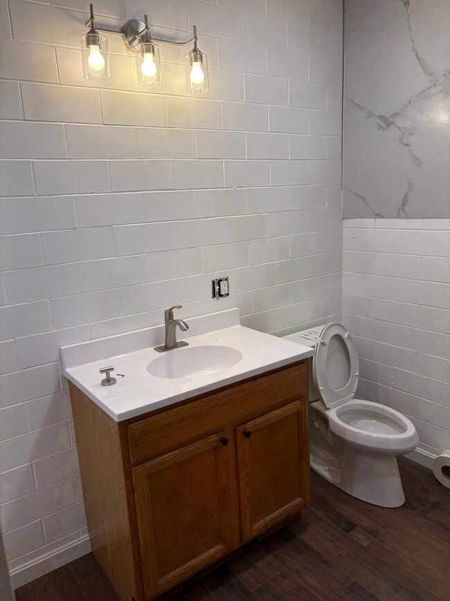 Photo - 202 Maplewood Ave Unit Apt 4