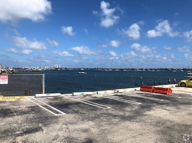 Building Photo - 4500 N Flagler Dr Rental