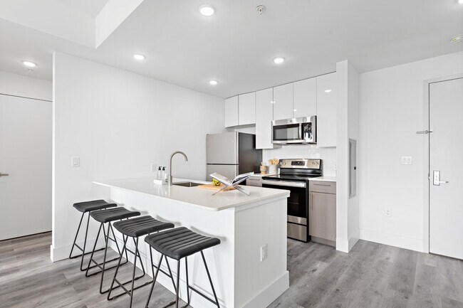 Photo - 460 Grand Street