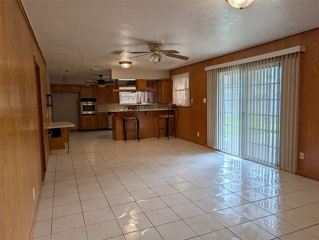 Photo - 1605 Ruella Ln