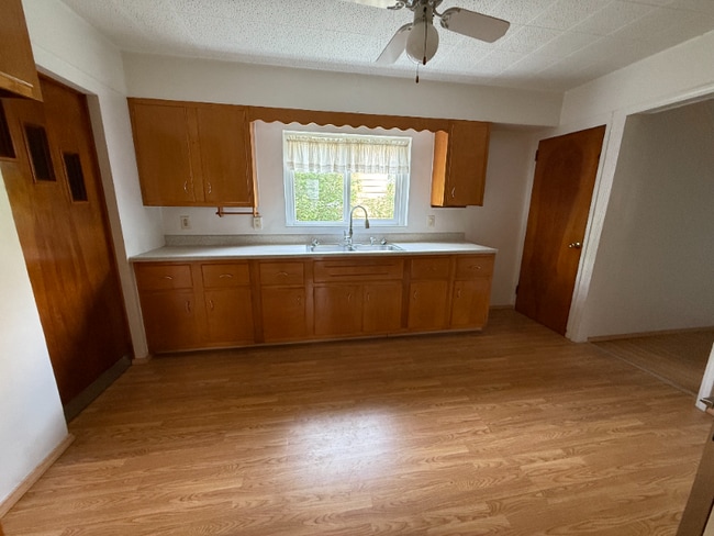 Photo - 102 W Chartes St Unit A