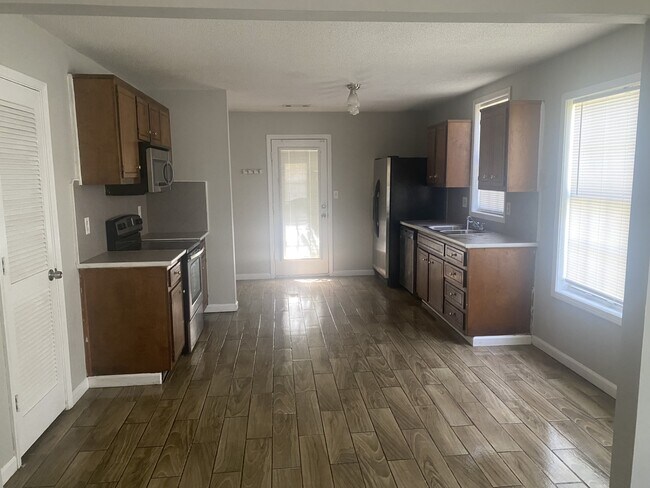 Photo - 5091 Farm Valley Dr NE