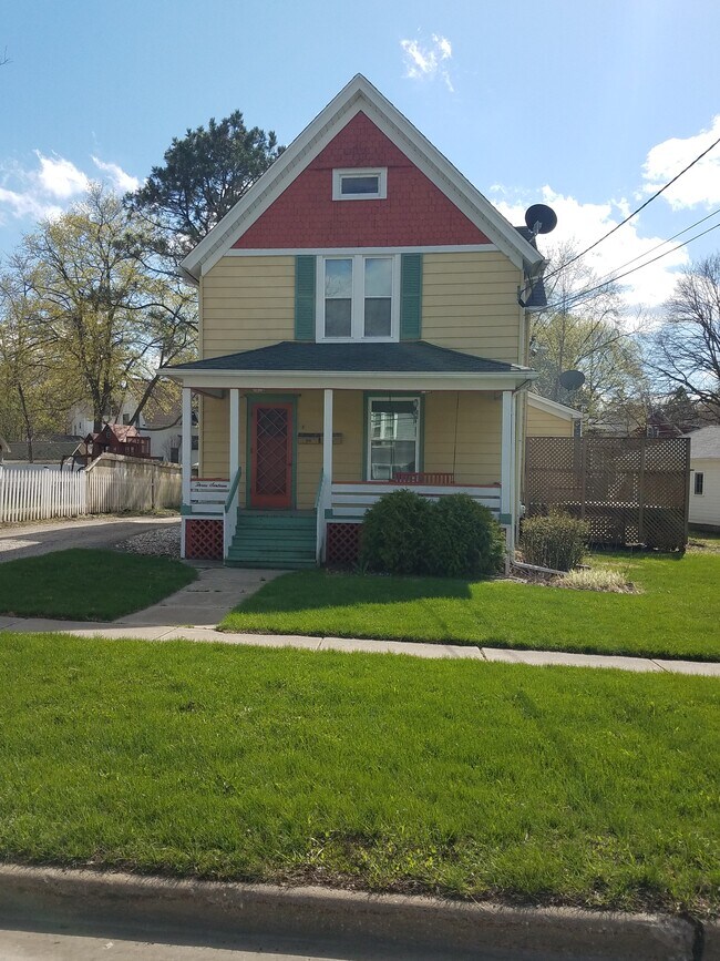 Photo - 316 Lake Ave Unit 2