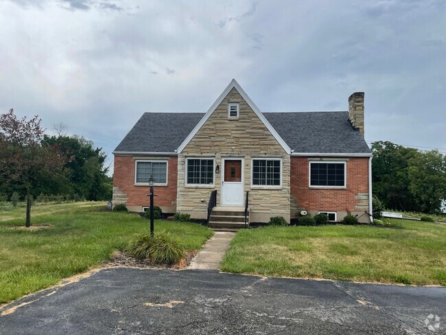 Building Photo - Charming, Cape Cod home in Beavercreek wit...