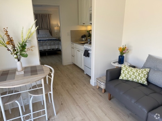 Building Photo - 1779 Saint Helena St Unit NA Rental