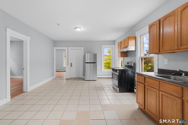 Photo - 354 Poplar St Unit 2nd Flr