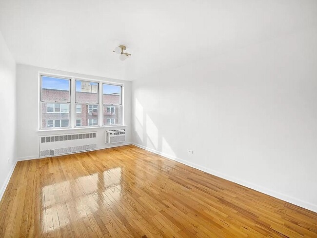 Photo - 415 Argyle Rd Unit 7R