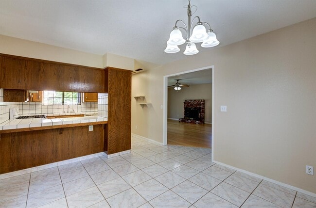 Photo - 2394 Scott Ave