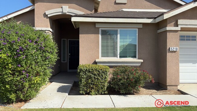 Photo - Lovely 4 Bedroom Home in Campus Park Area!
