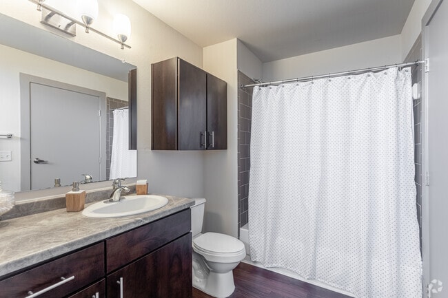 4BR, 4BA - 1696 SF
