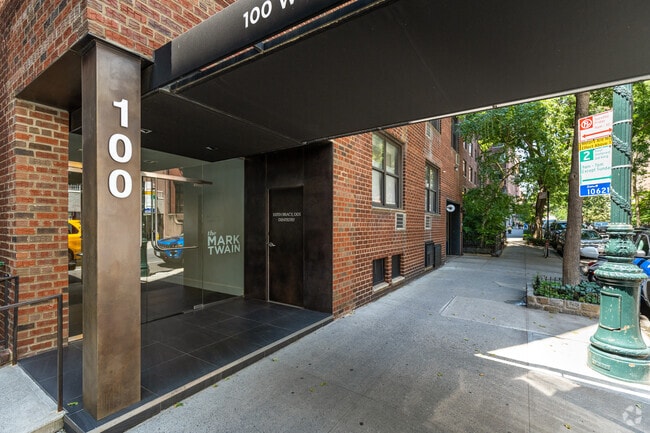 Photo - The Mark Twain