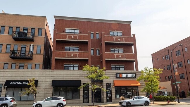 Building Photo - 3929 N Western Ave