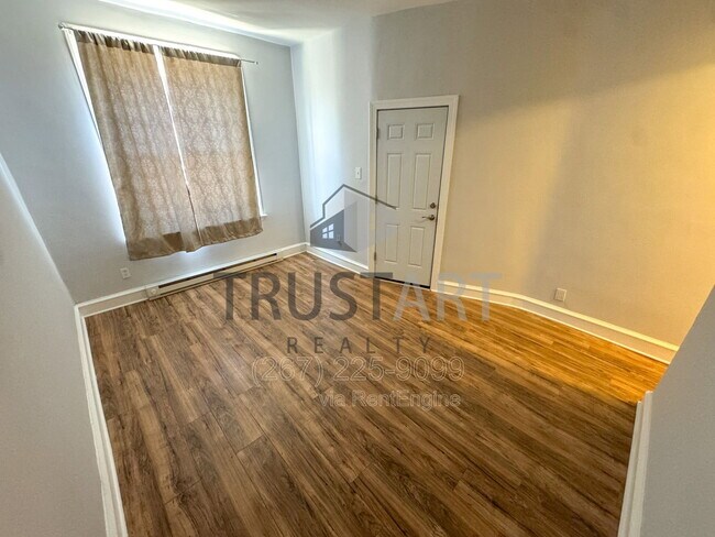 Photo - 2446 N 33rd St Unidad 1