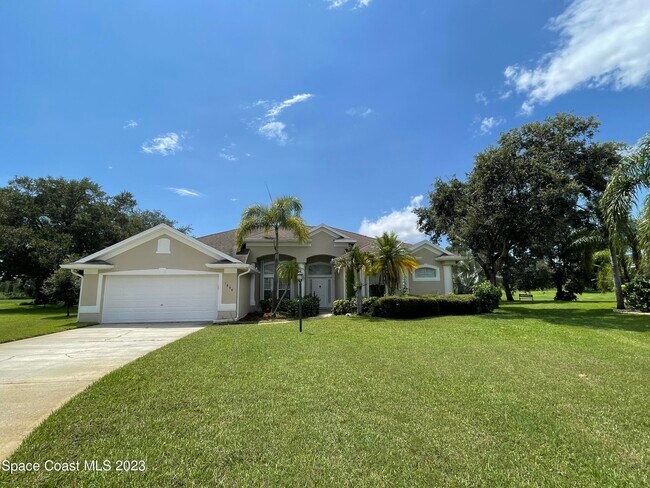 Building Photo - 1896 Windbrook Dr