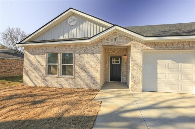 Photo - 655 N Genevieve Ave