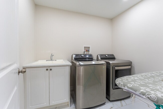 Photo - 22 Loomis Rd Unit SI ID1504509P