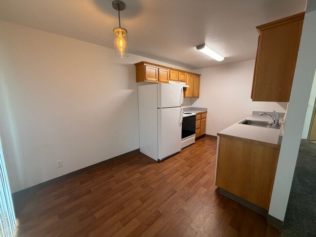 Photo - 187 Unit 461 Ecols St S