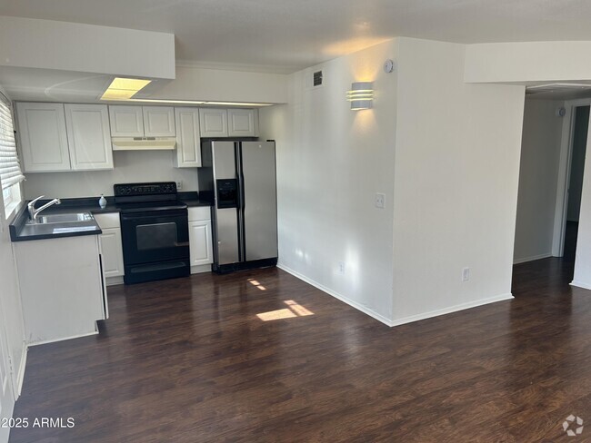 Building Photo - 45 N Phyllis Unit 109 Rental