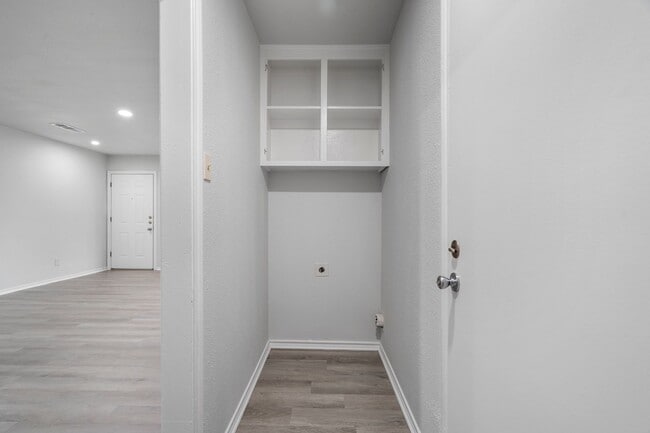 Photo - Skyline Duplexes Unit 718 Skyline